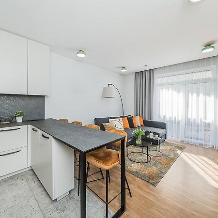 Lovely Apartment With Private Terrace By Urban Rent Kowno Zewnętrze zdjęcie