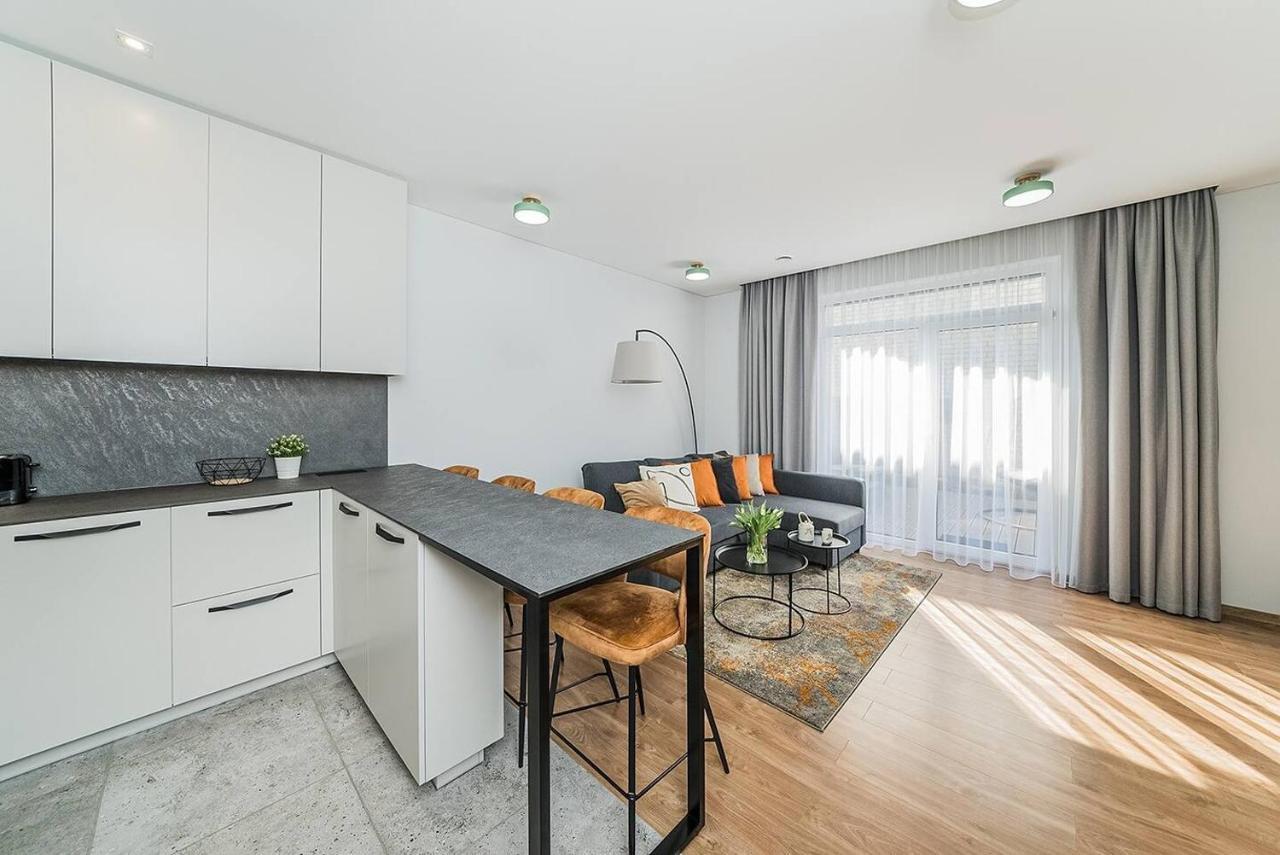 Lovely Apartment With Private Terrace By Urban Rent Kowno Zewnętrze zdjęcie