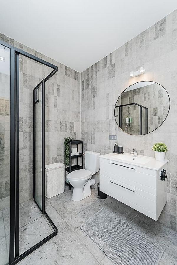 Lovely Apartment With Private Terrace By Urban Rent Kowno Zewnętrze zdjęcie