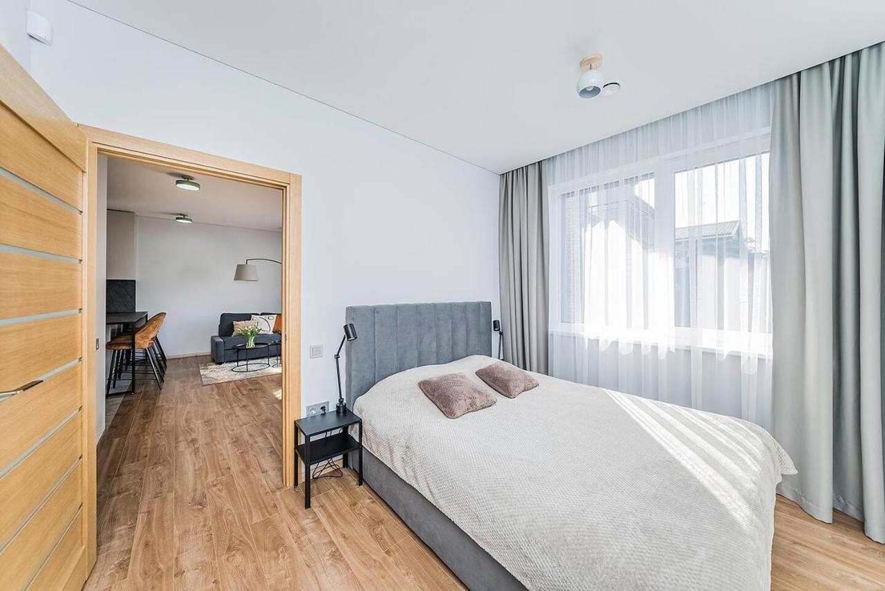 Lovely Apartment With Private Terrace By Urban Rent Kowno Zewnętrze zdjęcie