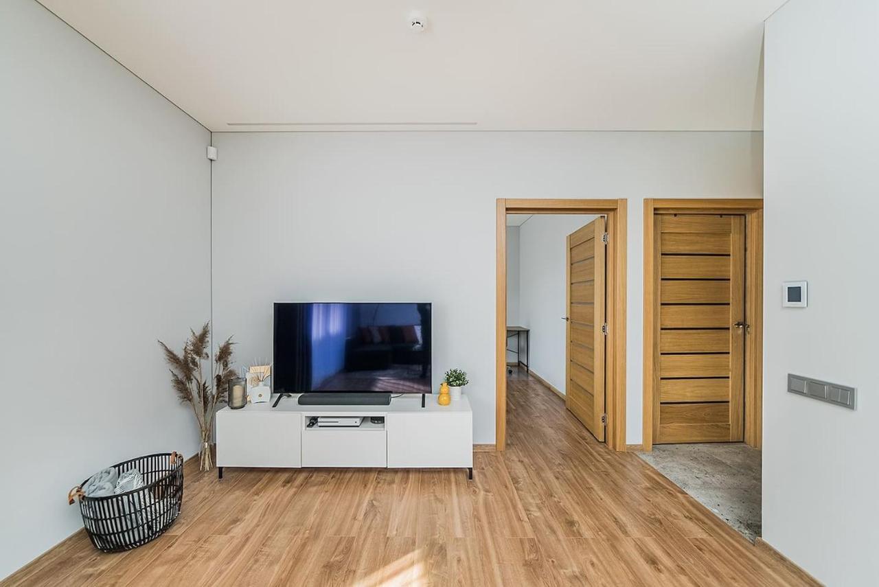 Lovely Apartment With Private Terrace By Urban Rent Kowno Zewnętrze zdjęcie